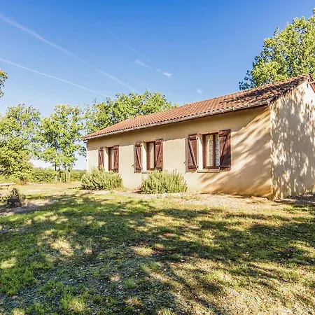 With Swimming Pool 別荘